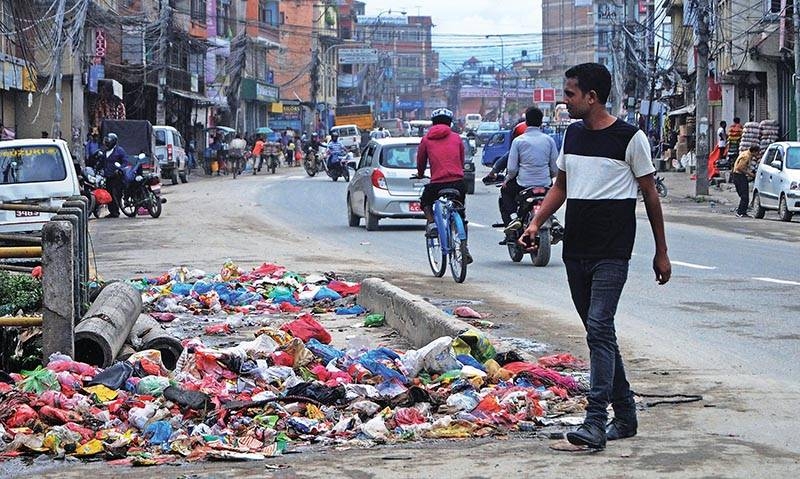 Garbage Piles Up On Kathmandu's Footpaths - The Himalayan Times - Nepal ...