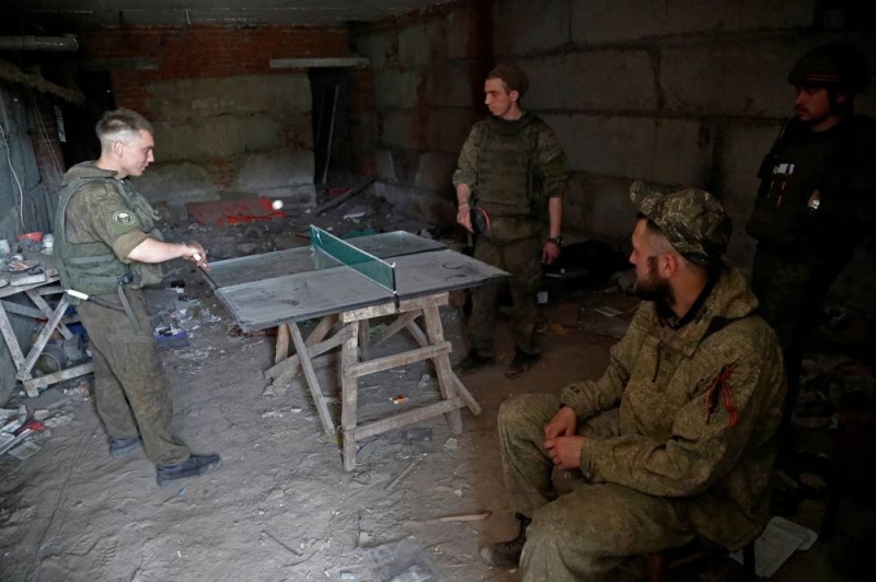 Russian forces edge closer to encircling Ukraine troops in east - The ...