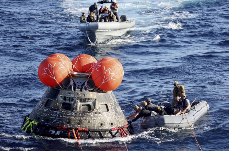 NASA Orion capsule safely blazes back from moon, aces test - Vimarsana News