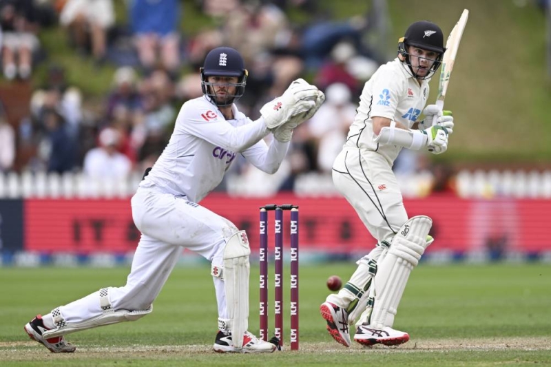 New Zealand edges England by 1 run in test cricket thriller