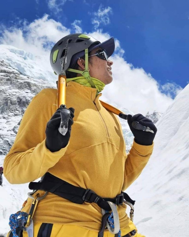 Indian Woman Climbs Everest Lhotse In 27 Hrs Mithil Raju Scales Everest At 17 The Himalayan 