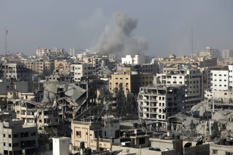 Israeli strikes pound Gaza City as ground forces battle Hamas near ...