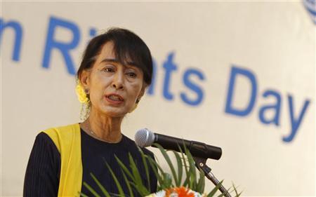 Myanmar pro-democracy leader Aung San Suu Kyi gives a speech on Human Rights Day at Inya Lake hotel in Yangon December 10, 2012. Photo: Reuters