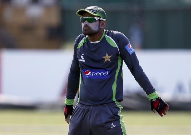 Pakistan's Mohammad Hafeez reacts during a practice session in Colombo June 24, 2015. REUTERS/Dinuka Liyanawatte/Files