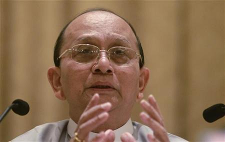 Myanmar's President Thein Sein talks during his first news conference since his re-appointment as head of the ruling party Union Solidarity and Development Party (USDP), at the presidential palace in Naypyitaw October 21, 2012. REUTERS/Soe Zeya Tun