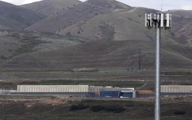 A National Security Agency (NSA) data gathering facility is seen in Bluffdale, about 25 miles (40 km) south of Salt Lake City, Utah May 18, 2015. REUTERS/Jim Urquhart