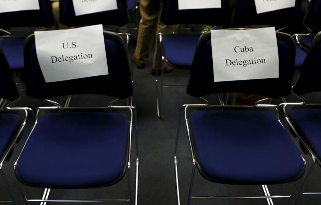 Chairs are prepared before a news conference in Washington, after the fourth round of U.S.-Cuba talks to re-establish diplomatic relations and re-open embassies, May 22, 2015. REUTERS/Yuri Gripas