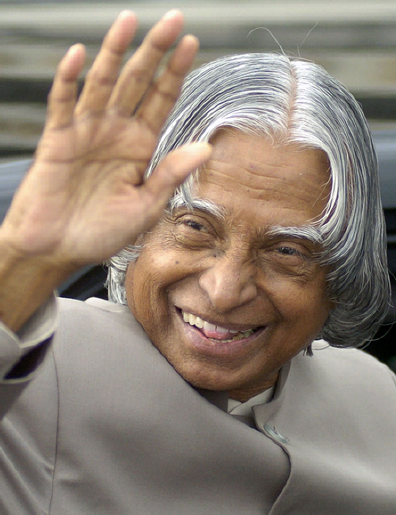 This file photo taken on February 3, 2006 shows India's then-president Abdul Kalam waving after arriving at the international airport in Manila on an official visit. Photo: AFP 