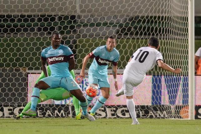 Football - FC Astra v West Ham United - UEFA Europa League Third Qualifying Round Second Leg - Stadionul Marin Anastasovici, Giurgiu, Romania - 6/8/15nFC Astra's Constantin Budescu scores their second goalnMandatory Credit: Action Images / Alan WalternLivepic