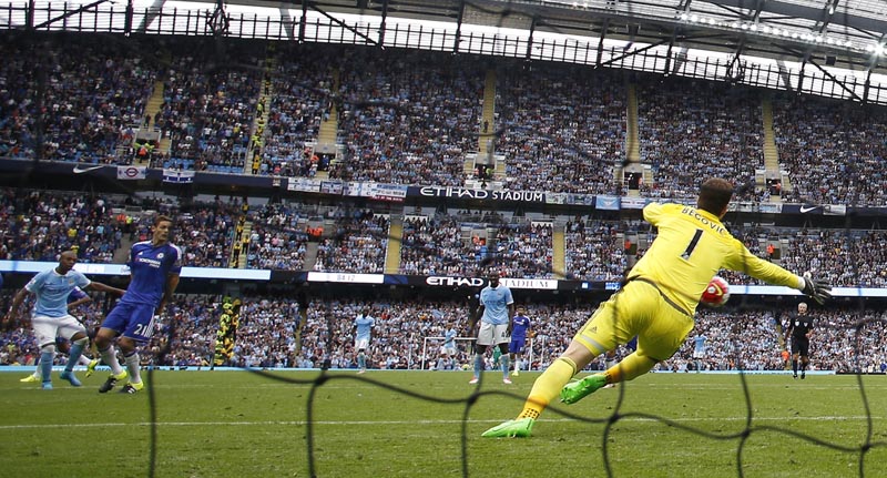 Fernandinho scores the third goal for Manchester City. Photo: Reuters