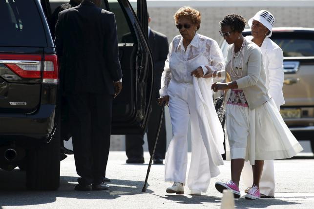 Cissy Houston (L) attends a funeral service of her granddaughter Bobbi Kristina Brown at the Whigham Funeral Home in Newark, New Jersey August 3, 2015. REUTERS/Eduardo Munoz