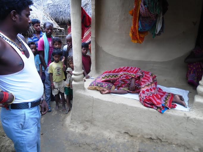 A woman of Musahar village, suffering from diarrhea, sleeping outside her house in Maleth-6 of Saptari, on Thursday, August 6, 2015. Photo: ByasShankar Upadhyay