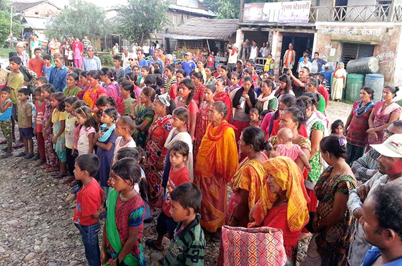 Thori locals protesting after the decision of the Constitution Drafting Committee rolling back its earlier decision to merge the Thori area into Province No 3, in Birgunj, Parsa, on Monday. Photo: THT