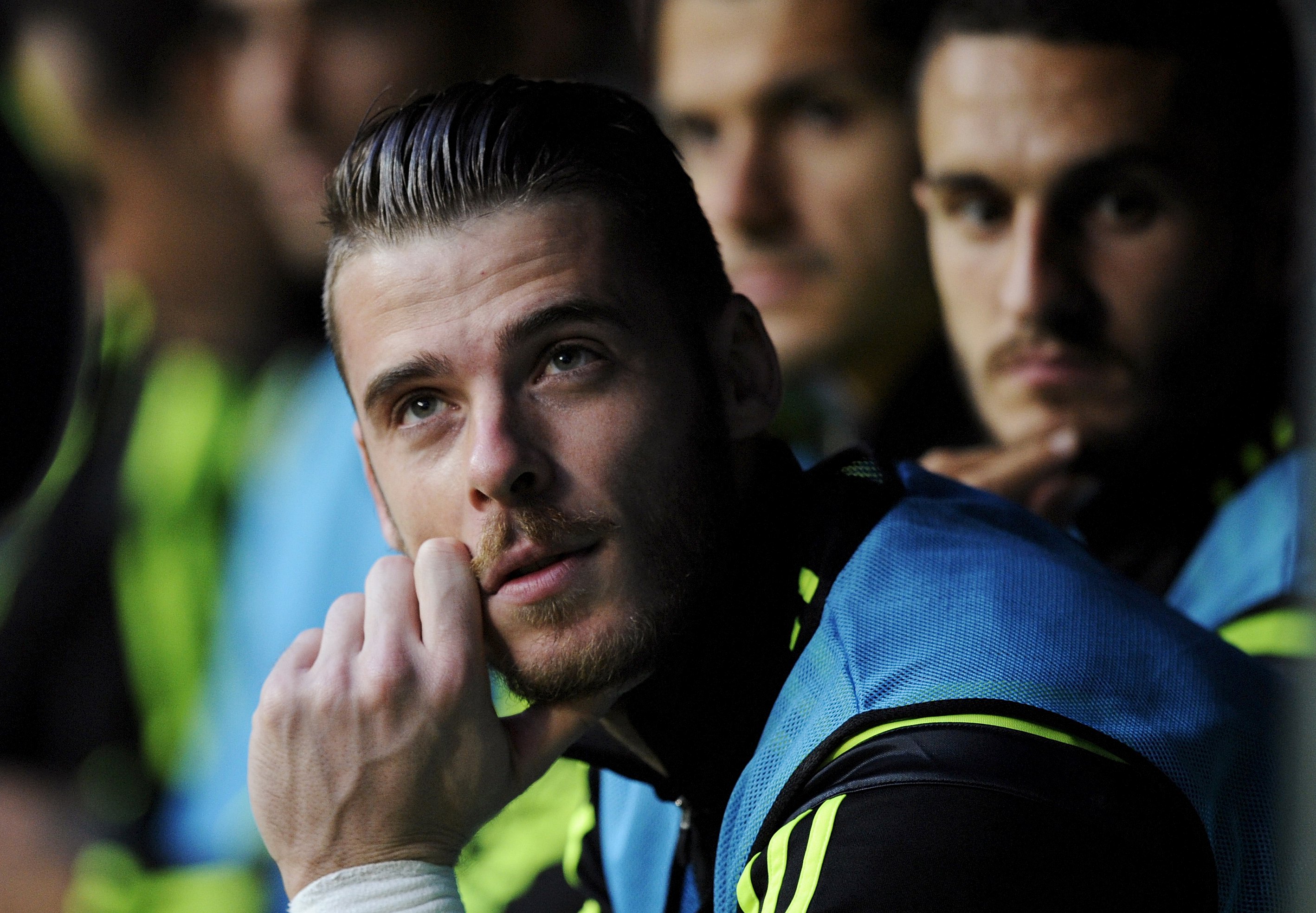 Spain's goalkeeper David De Gea sits on the bench before the start of their Euro 2016 qualification soccer match against Slovakia at Carlos Tartiere stadium in Oviedo, Spain, September 5, 2015. REUTERS/Eloy Alonso
