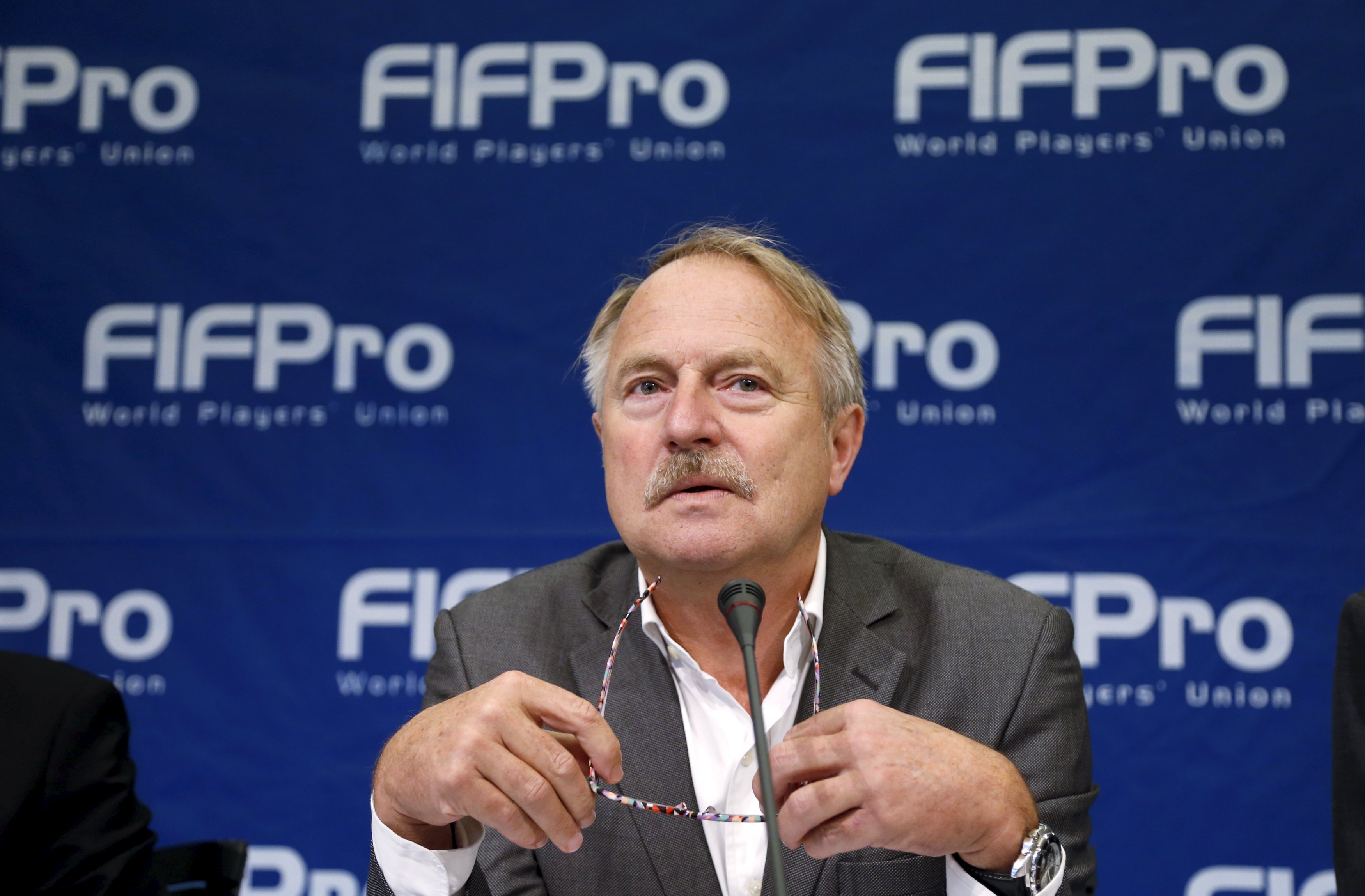 Theo van Seggelen, Secretary General of FIFPro, the world soccer players' union, addresses a news conference in Brussels, Belgium, September 18, 2015. The world players' union FIFPro said it had launched the biggest challenge to the transfer system since the 1995 Bosman ruling after it lodged a complaint at the European Commission on Friday. In a legal action directed against soccer's governing body FIFA, the union claimed that the current transfer system was anti-competitive, unjustified and illegal.   REUTERS/Francois Lenoir