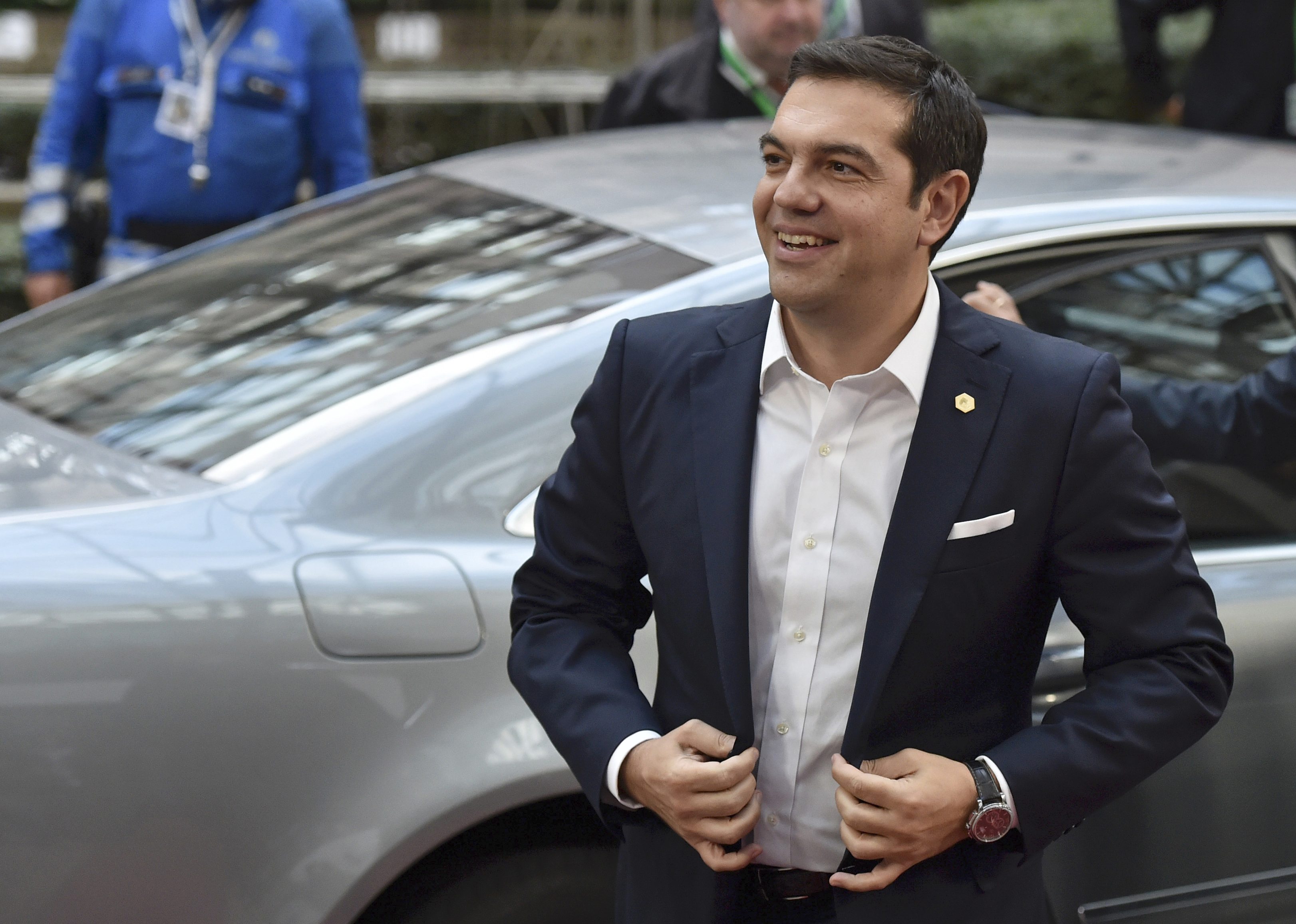 Greek Prime Minister Alexis Tsipras arrives at a European Union leaders extraordinary summit on the migrant crisis, in Brussels, Belgium September 23, 2015. European Union leaders meet for an extraordinary summit dedicated to tackling the arrival of hundreds of thousands of migrants and refugees from the Middle East, Africa and Asia on Europe's shores.              REUTERS/Eric Vidal