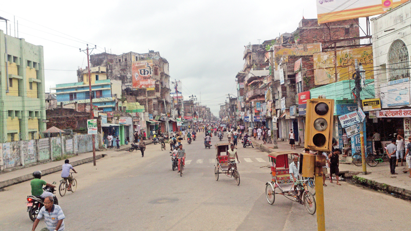 The flow of people seen in the Birgunj Bazaar after the curfew was lifted in the district on Tuesday, September 22, 2015. Photo: Ram Sarraf