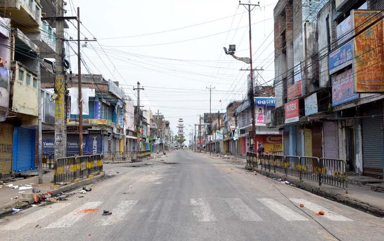 A road wears a deserted look due to curfew in Birgunj on Thursday, September 3, 2015. Photo: Ram Sarraf