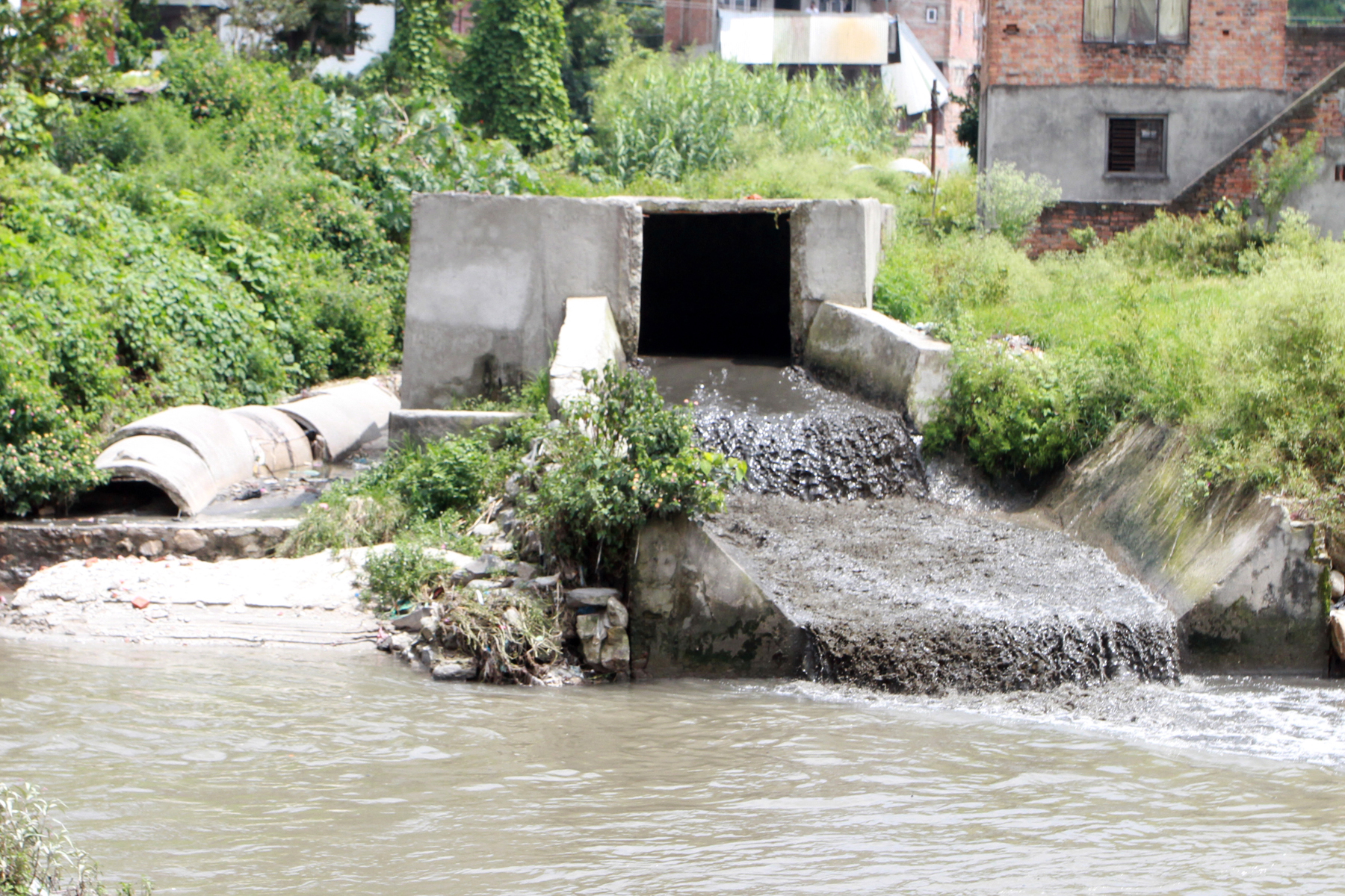 Drainage passed into Bagmati River near Pashupatinath Temple on Sunday, September 6, 2015. Photo: RSS
