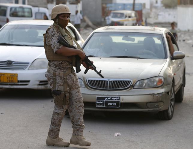 A soldier from the Saudi-led coalition secures a street in Yemen's southern port city of Aden September 26, 2015. Photo: REUTERS