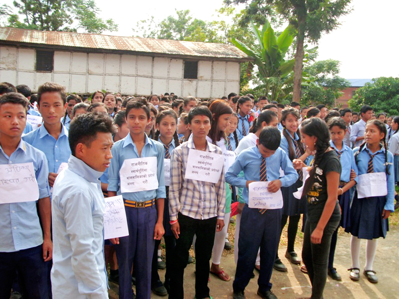 Students heading towards District Administration Office to submit a memorandum demanding that schools stay open during bandh, at Phidim, in Panchthar, on Wednesday. Photo: THT