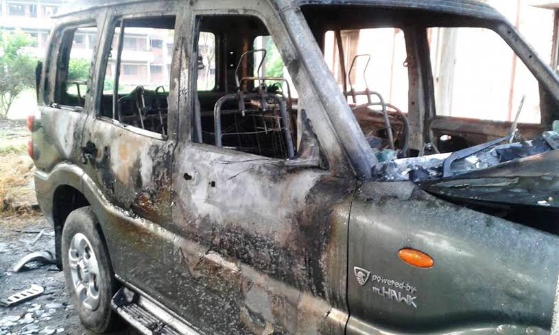 A vehicle torched by an unidentified armed group in Rautahat on Thursday, September 3, 2015. Photo: Prabhat Kumar Jha