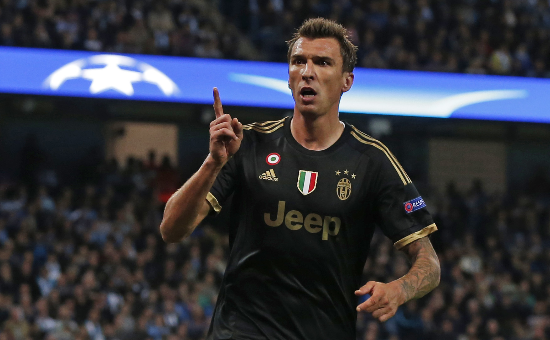 Football - Manchester City v Juventus - UEFA Champions League Group Stage - Group D - Etihad Stadium, Manchester, England - 15/9/15nMario Mandzukic celebrates after scoring the first goal for JuventusnReuters / Phil NoblenLivepicnEDITORIAL USE ONLY.