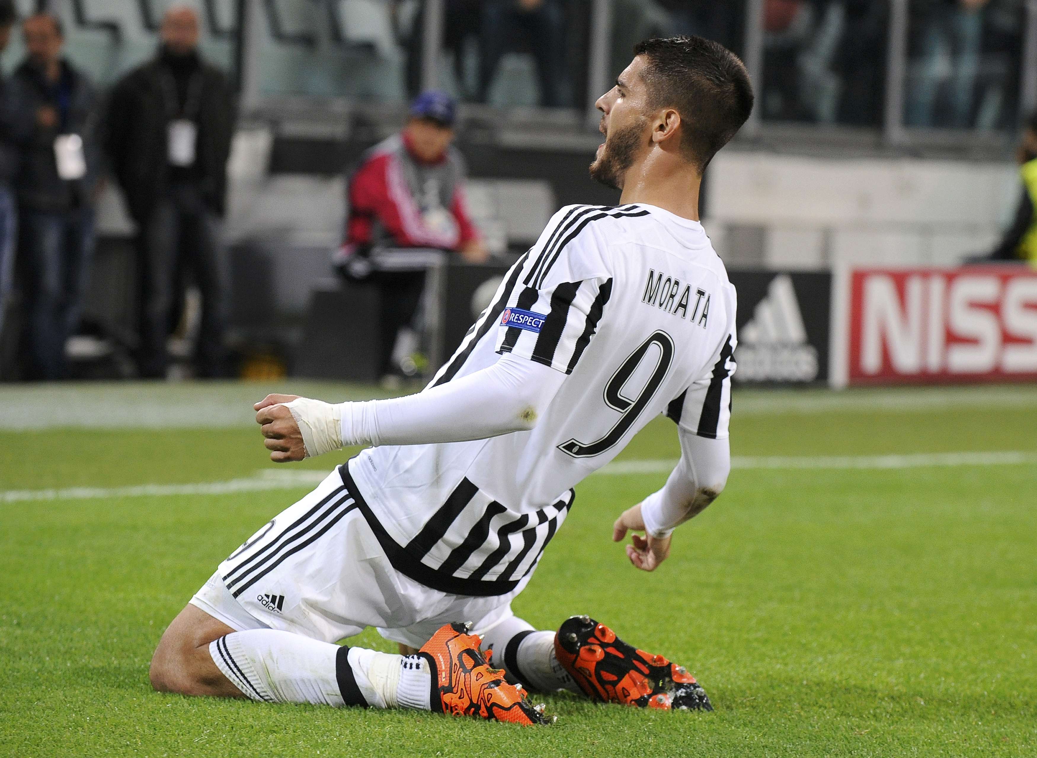 Juventus Alvaro Morata celebrates after scoring against Sevilla's during their Champions League group D soccer match at Juventus stadium in Turin, Italy, September 30, 2015. REUTERS/Giorgio Perottino