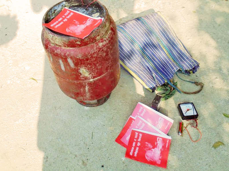 A gas cylinder bomb found at the house of Nepali Congress lawmaker Surendra Yadav in Rajbiraj Municiplaity-5, on Monday, October 26, 2015. Photo: Byas Shankar Upadhaya