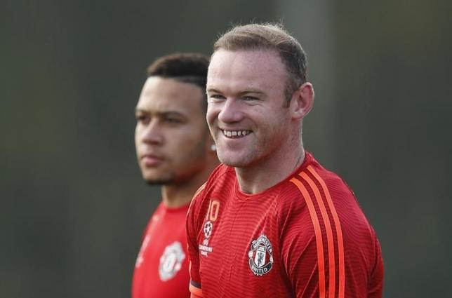 Manchester United's Wayne Rooney and Memphis Depay during training. Photo: Reuters
