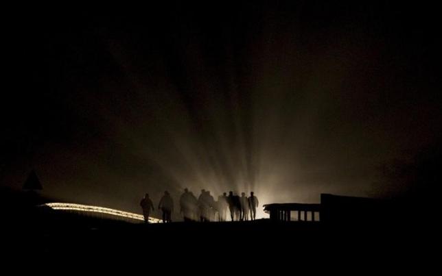 Migrants walk to the border with Hungary after arriving by train at Botovo, Croatia October 16, 2015.  Photo: REUTERS