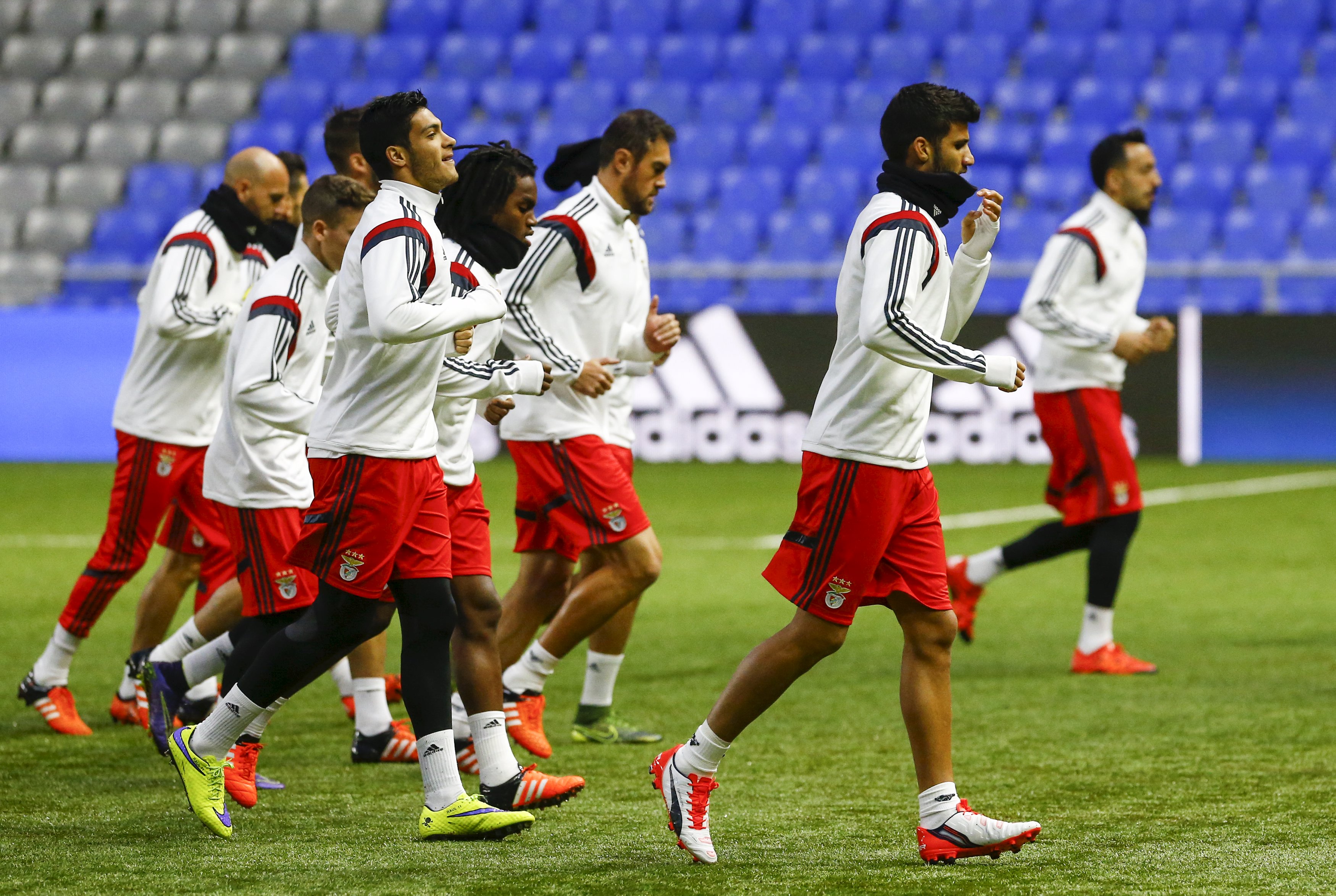 Benfica players attend a training session  on November 24, 2015. Photo: Reuters
