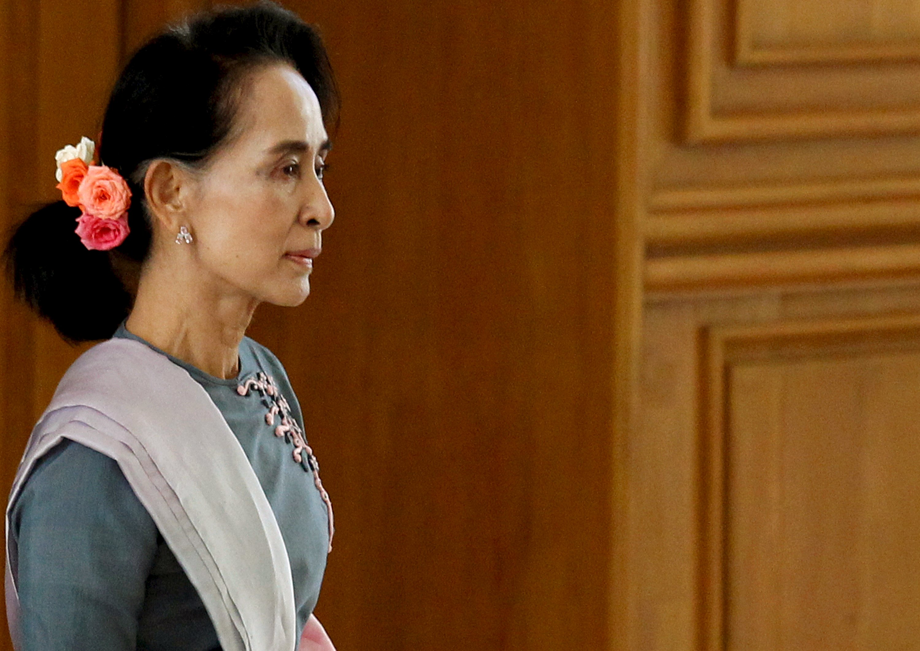 National League for Democracy (NLD) party leader Aung San Suu Kyi arrives for Myanmar's first parliament meeting after the November 8 general elections, at the Lower House of Parliament in Naypyitaw November 16, 2015. Photo: Reuters