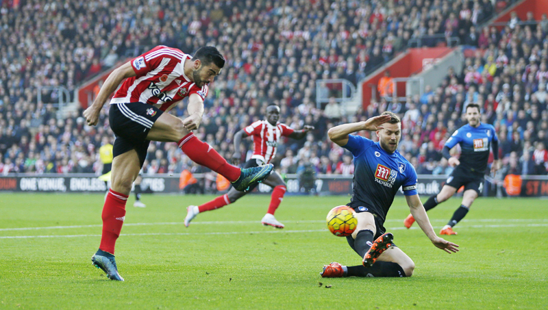 Southampton's Graziano Pelle shoots the ball against Bournemouth during their English Premier League match at the St Maryu0092s Stadium in Southampton on Sunday. Photo: Reuters