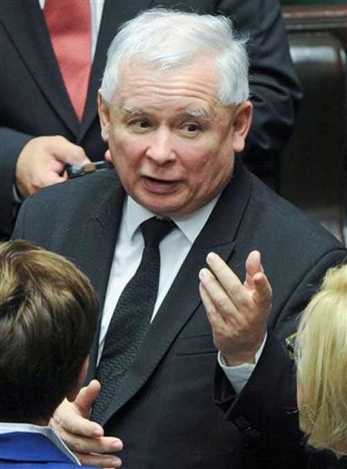 Leader of the conservative Law and Justice party that won the general elections, Jaroslaw Kaczynski gestures during the first session of the new parliament in Warsaw, Poland on Thursday, November 12, 2015. Photo: AP