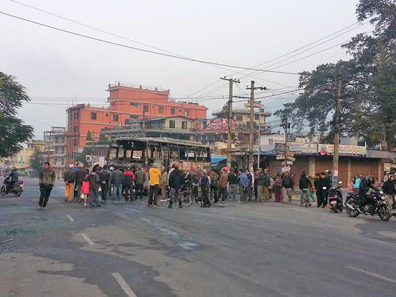 A tourist carrying Indian bus torched in Dihi ko Patan of lake side-6 in Pokhara sub-Metropolitan city of Kaski district on Sunday night. Photo: Courtesy Sagar Raj Timilsina 