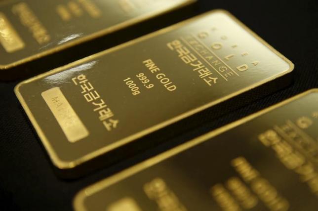 One kilogram gold bars are seen at the Korea Gold Exchange in Seoul, South Korea, July 31, 2015.  REUTERS/Kim Hong-Ji -