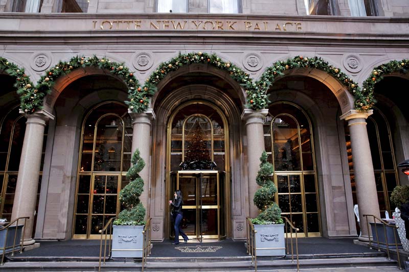 The Lotte New York Palace hotel, the site of a meeting of global Foreign Ministers regarding the situation in Syria, is seen in the Manhattan borough of New York, on December 18, 2015. Photo: Reuters