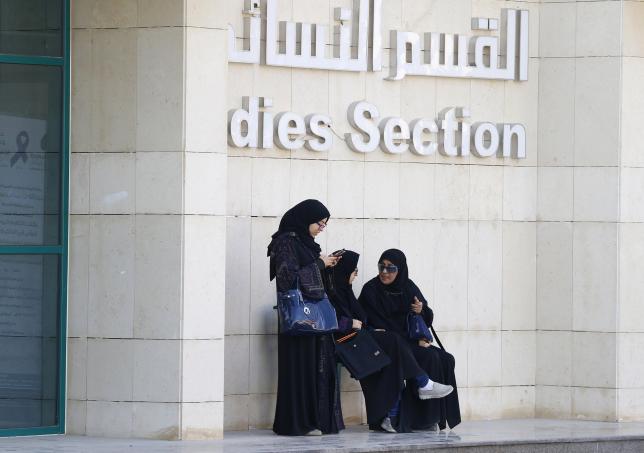 Women rest after casting their votes at a polling station during municipal elections, in Riyadh, Saudi Arabia December 12, 2015. Photo: Reuters