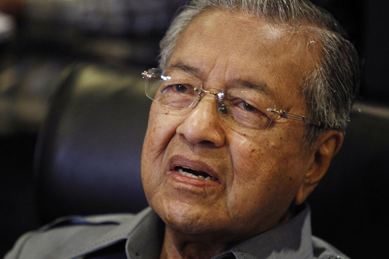 Former Malaysian Prime Minister Mahathir Mohamad speaks at a special press conference in Putrajaya, Malaysia, on Monday, February 29, 2016. Photo: AP