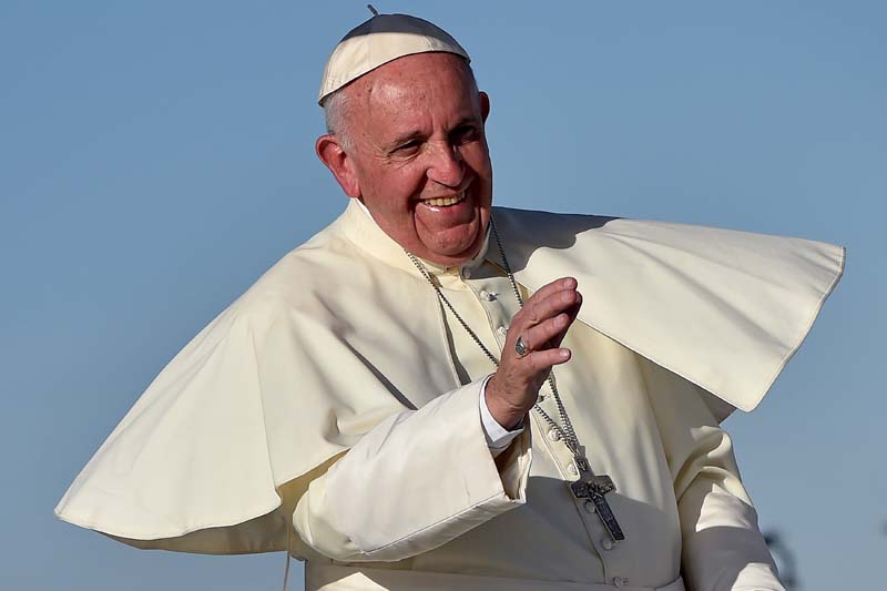 Pope Francis smiles upon arriving at the border between Mexico and the US, before celebrating mass in Ciudad Juarez, on February 17, 2016. Photo: Reuters