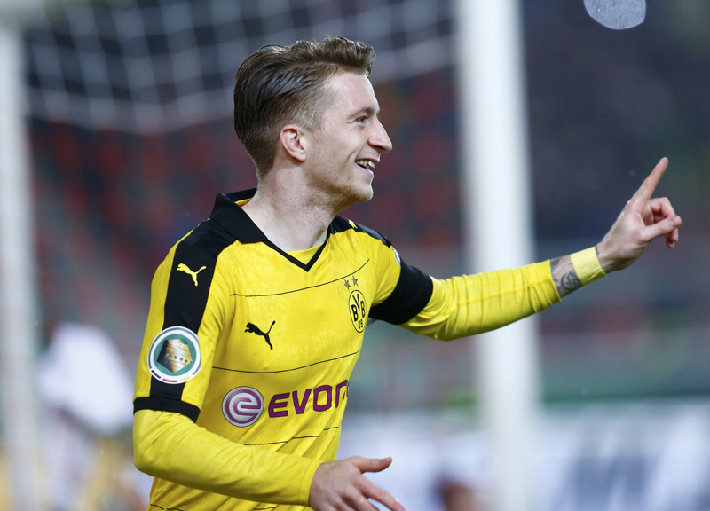 Borussia Dortmund's Marco Reus celebrates first goal against VFB Stuttgart during German Cup (DFB Pokal) at Mercedes-Benz Arena in Stuttgart, Germany on February 9, 2016. Photo: Reuters