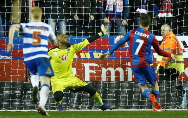Football Soccer - Reading v Crystal Palace - FA Cup Quarter Final - Madejski Stadium - 11/3/16nCrystal Palace's Yohan Cabaye scores their first goal from the penalty spotnReuters / Eddie Keogh