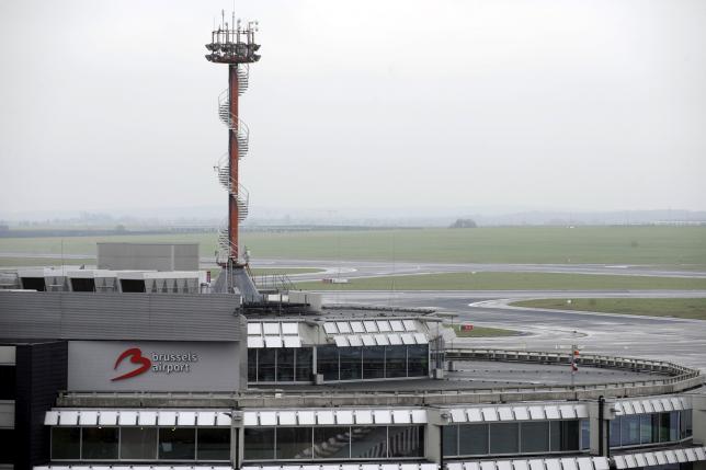 An empty tarmac is pictured at the Brussels Airport in Zaventem, Belgium in this December 15, 2014 file photo.   REUTERS/Eric Vidal/Files