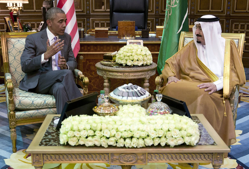 President Barack Obama and Saudi Arabia's King Salman meet at Erga Palace in Riyadh, Saudi Arabia, on Wednesday, April 20, 2016. Photo: Carolyn Kaster/AP