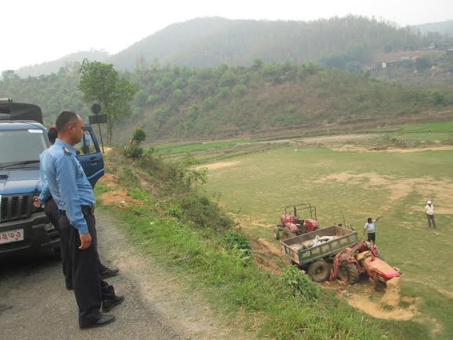 A tractor that met with an accident at Jarebar in Jamune-4 of Tanahun district on Sunday, April 10, 2016. Photo: Madan Wagle 