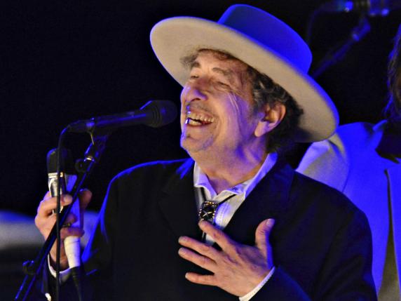 U.S. musician Bob Dylan performs during on day 2 of The Hop Festival in Paddock Wood, Kent on June 30th 2012. REUTERS/ Ki Price/Files