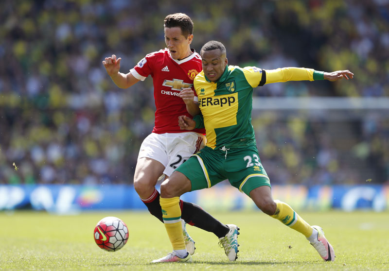 Manchester United's Ander Herrera in action with Norwich's Martin Olsson in Carrow Road. Photo: Action Images via Reuters/John Sibley