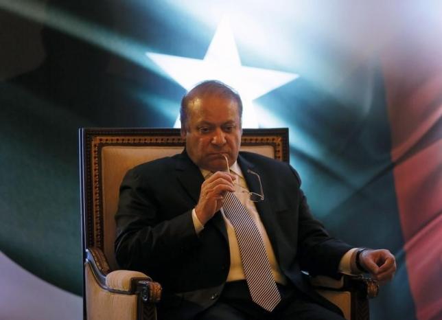 Pakistani Prime Minister Nawaz Sharif looks on during a lecture on Sri Lanka-Pakistan Relations in Colombo, Sri Lanka January 5, 2016. REUTERS/Dinuka Liyanawatte/Files