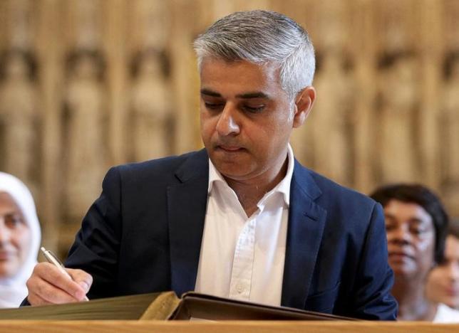 Sadiq Khan attends the signing ceremony for the newly elected Mayor of London, in Southwark Cathedral, London, Britain, May 7, 2016. REUTERS/Yui Mok/Pool